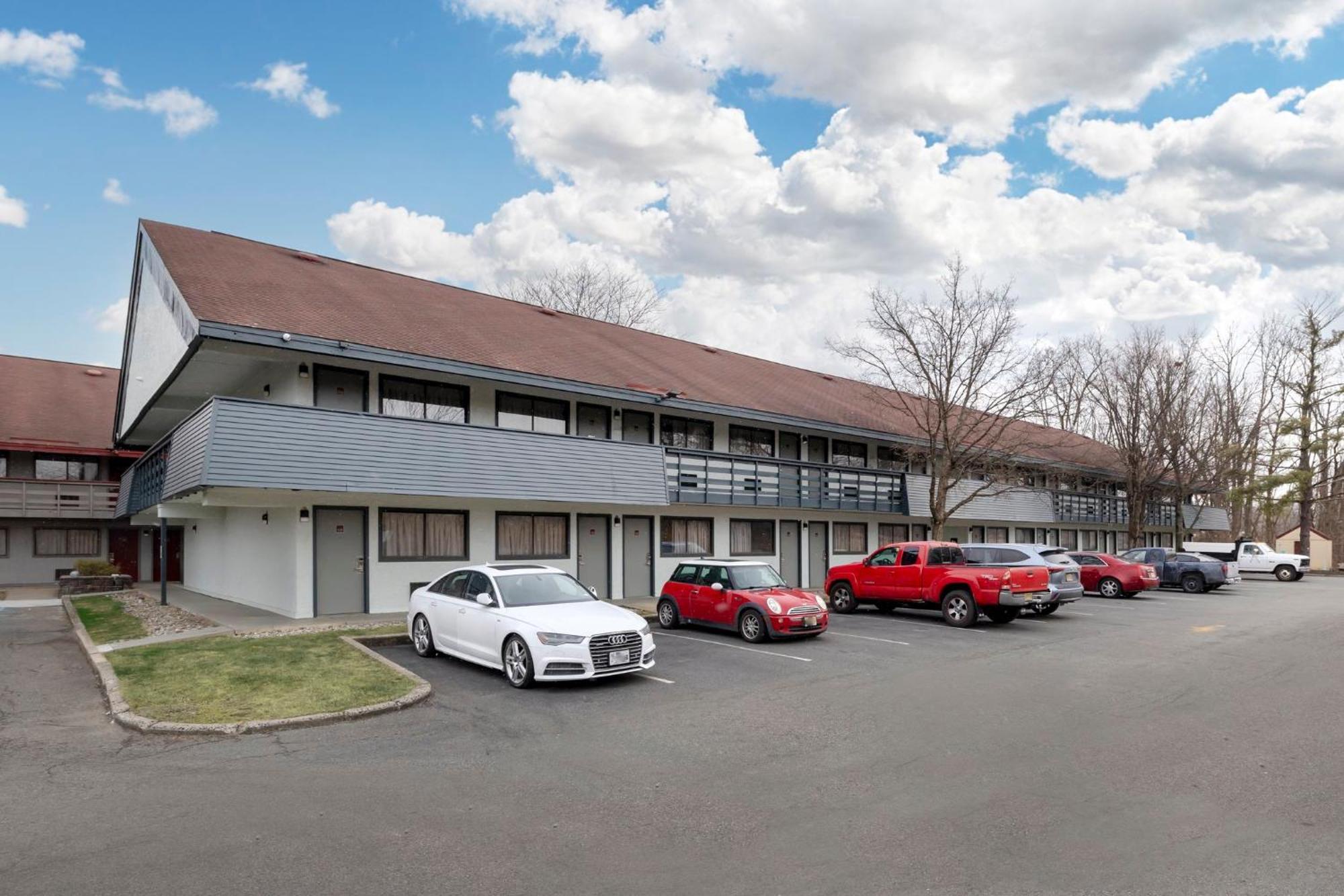 Red Roof Inn Parsippany Dış mekan fotoğraf